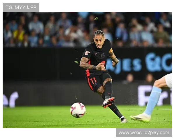 拉菲尼亚当选全场最佳，点射破门展现巴萨领袖担当